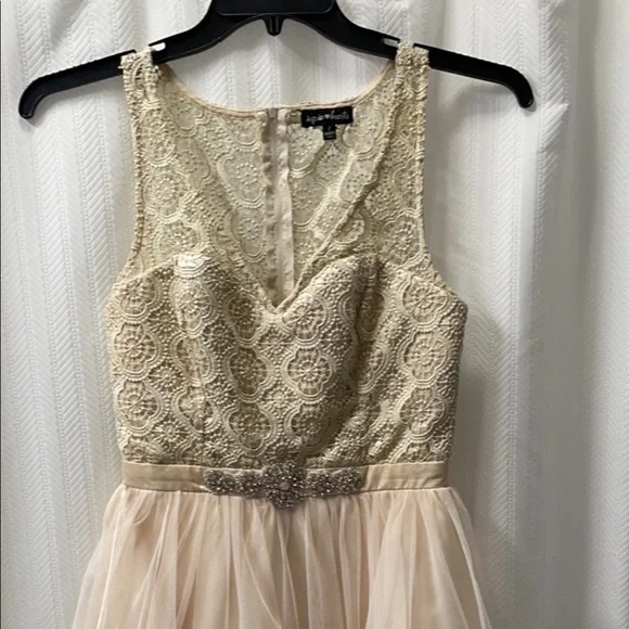 Sequin Hearts | Dresses | Cream Homecoming Dress | Poshmark